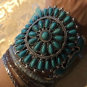 🎈🎈 SOLD ON M 🎈🎈